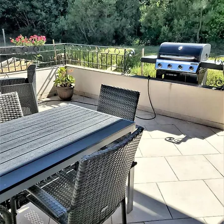 Villa Maison Entre Les Montagnes A *