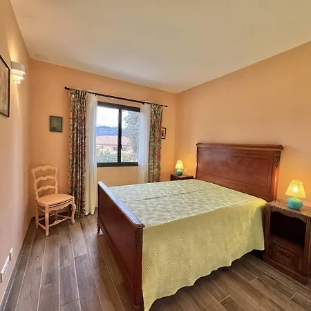 Maison Entre Les Montagnes A *