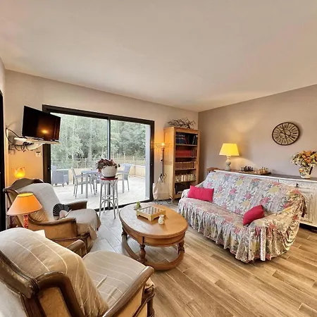 Maison Entre Les Montagnes A *